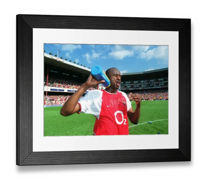 Framed Print : Arsenal vs Leicester City: FA Premiership Showdown at Highbury, London (May 15, 2004)