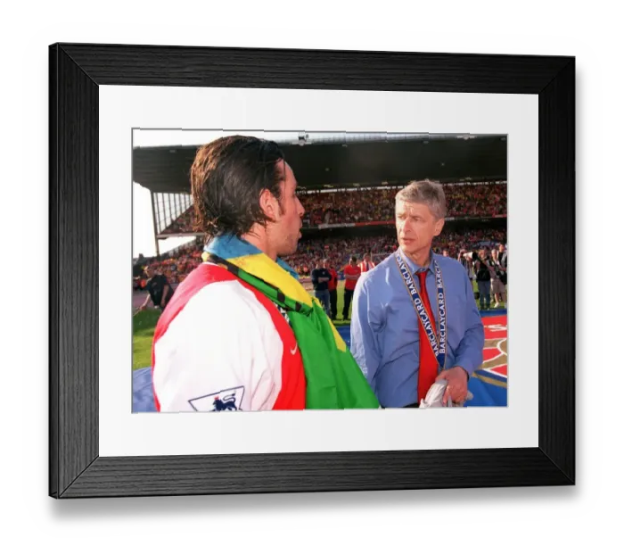 Framed Print : Arsenal vs Leicester City: FA Premiership Battle at Highbury, May 15, 2004 Framed Print : Arsenal vs Leicester City: FA Premiership Battle at Highbury, May 15, 2004