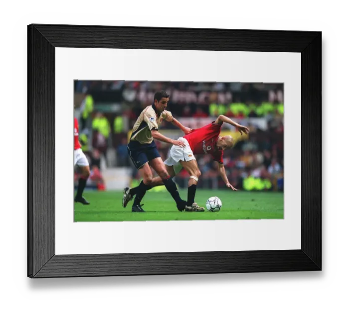 Framed Print : Edu (Arsenal) Juan Veron (Manchester United). Manchester United 0: 1 Arsenal. F