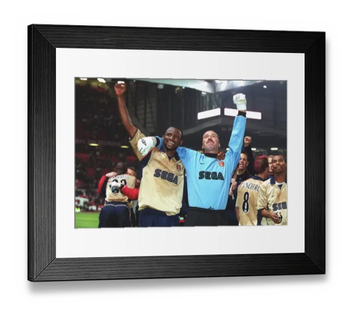Framed Print : Arsenal's Glory: Vieira and Seaman Celebrate Championship Victory over Manchester United, Old Trafford, 2002