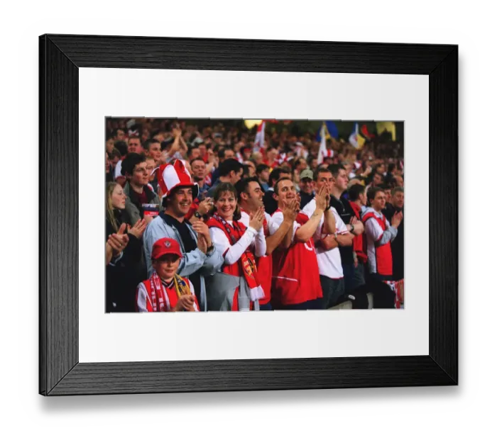 Framed Print : Arsenal Fans Triumph: FA Cup Final vs Southampton, May 2003, The Millennium Stadium, Wales