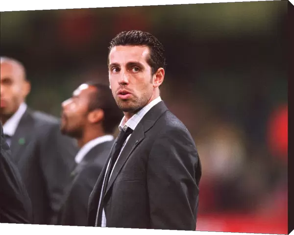 Edu in his Cup Final suit before the match. Arsenal 1: 0 Southampton. The F