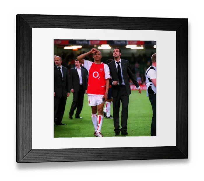 Framed Print : Gilberto and Edu (Arsenal) at the end of the match. Arsenal 1: 0 Southampton