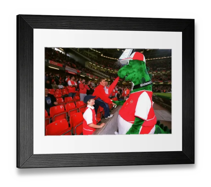 Framed Print : Gunner meets some young fans before the match. Arsenal 1: 0 Southampton. The F Framed Print : Gunner meets some young fans before the match. Arsenal 1: 0 Southampton. The F