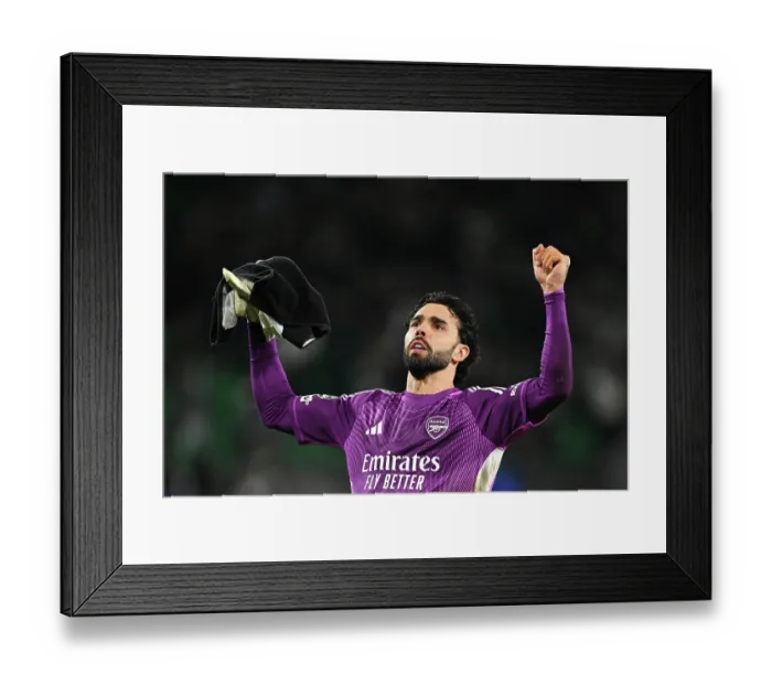 Framed Print : Sporting Clube de Portugal v Arsenal FC - UEFA Champions League 2025 / 26 Quarter-Final First Leg