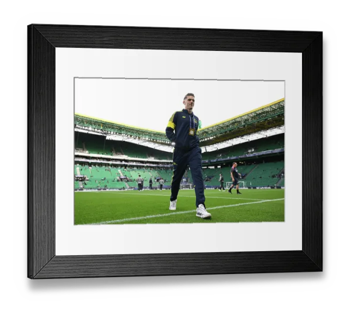 Framed Print : Sporting Clube de Portugal v Arsenal FC - UEFA Champions League 2025 / 26 Quarter-Final First Leg Framed Print : Sporting Clube de Portugal v Arsenal FC - UEFA Champions League 2025 / 26 Quarter-Final First Leg