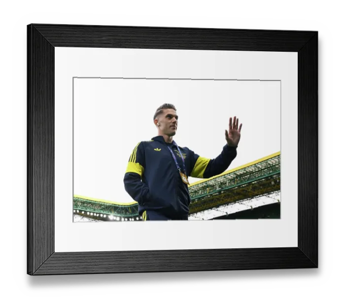 Framed Print : Sporting Clube de Portugal v Arsenal FC - UEFA Champions League 2025 / 26 Quarter-Final First Leg Framed Print : Sporting Clube de Portugal v Arsenal FC - UEFA Champions League 2025 / 26 Quarter-Final First Leg