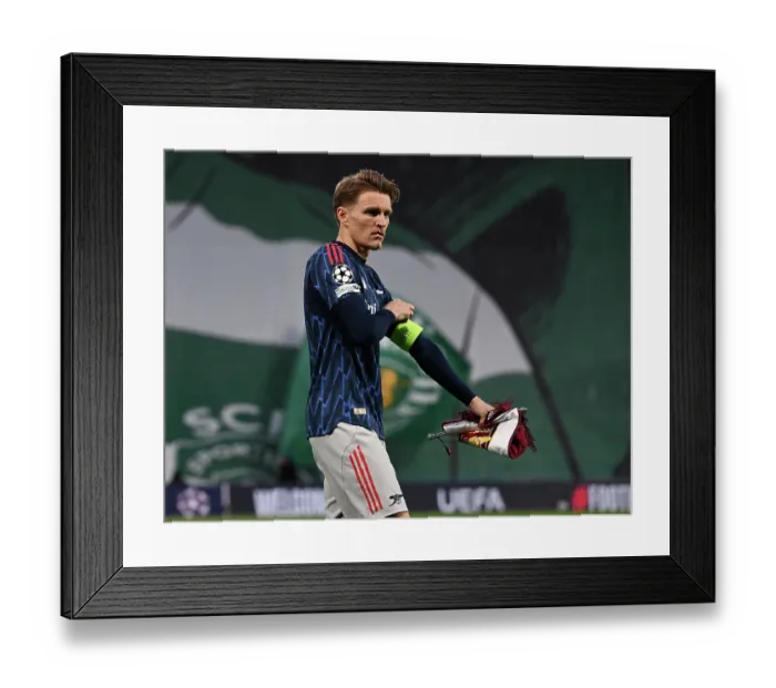 Framed Print : Sporting Clube de Portugal v Arsenal FC - UEFA Champions League 2025 / 26 Quarter-Final First Leg Framed Print : Sporting Clube de Portugal v Arsenal FC - UEFA Champions League 2025 / 26 Quarter-Final First Leg