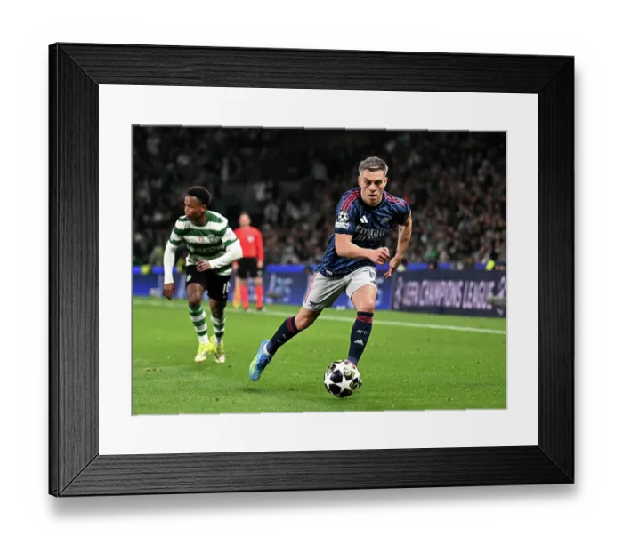 Framed Print : Sporting Clube de Portugal v Arsenal FC - UEFA Champions League 2025 / 26 Quarter-Final First Leg