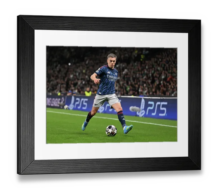 Framed Print : Sporting Clube de Portugal v Arsenal FC - UEFA Champions League 2025 / 26 Quarter-Final First Leg
