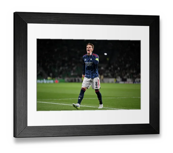 Framed Print : Sporting Clube de Portugal v Arsenal FC - UEFA Champions League 2025 / 26 Quarter-Final First Leg