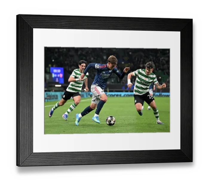 Framed Print : Sporting Clube de Portugal v Arsenal FC - UEFA Champions League 2025 / 26 Quarter-Final First Leg