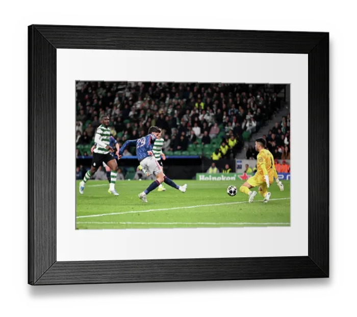 Framed Print : Sporting Clube de Portugal v Arsenal FC - UEFA Champions League 2025 / 26 Quarter-Final First Leg