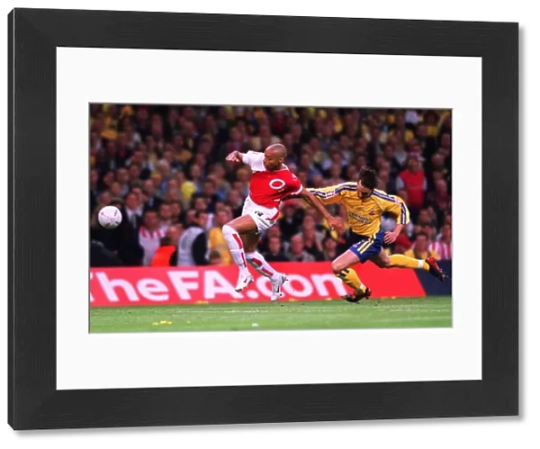 Thierry Henry (Arsenal) Claus Lundekvam (Southampton). Arsenal 1: 0 Southampton