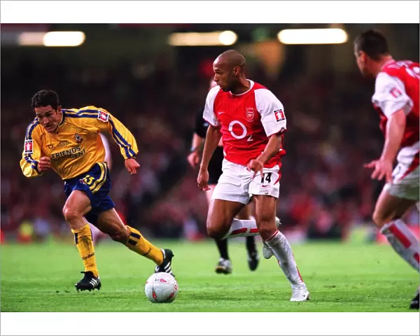 Thierry Henry (Arsenal) Paul Telfer (Southampton). Arsenal 1: 0 Southampton