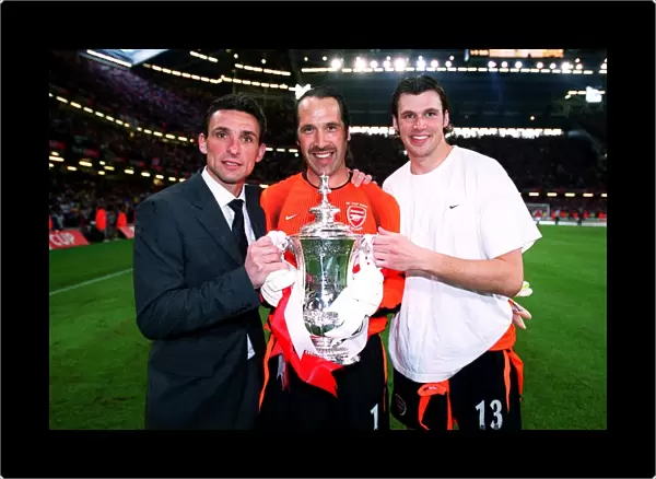 David Seaman, Guillaume Warmuz and Stuart Taylor (Arsenal) with the FA Cup Trophy