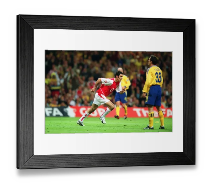 Framed Print : Robert Pires's Thrilling FA Cup Final Goal: Arsenal 1-0 Southampton, Millennium Stadium, Cardiff, 2003