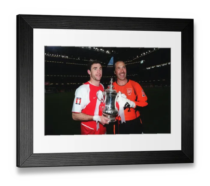Framed Print : David Seaman and Martin Keown with the FA Cup after the match Framed Print : David Seaman and Martin Keown with the FA Cup after the match