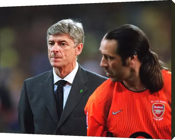 Arsene Wenger the Arsenal Manager and david Seaman before the match