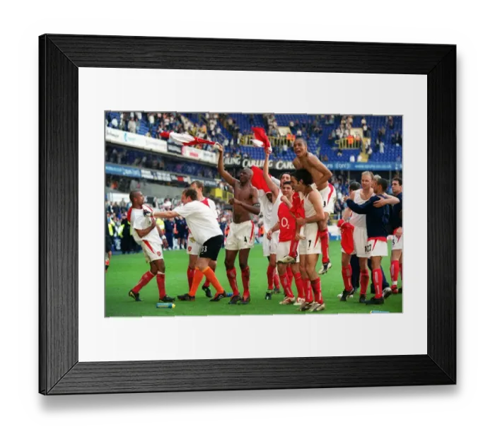 Framed Print : Arsenal's Glory: Unforgettable Premier League Victory at White Hart Lane, 2004