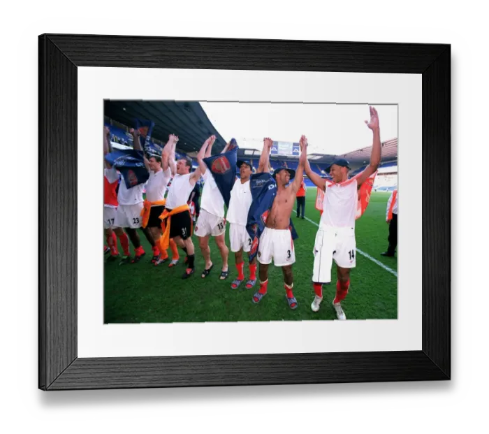 Framed Print : Arsenal's Triumph: Premier League Victory at White Hart Lane, 2004 Framed Print : Arsenal's Triumph: Premier League Victory at White Hart Lane, 2004