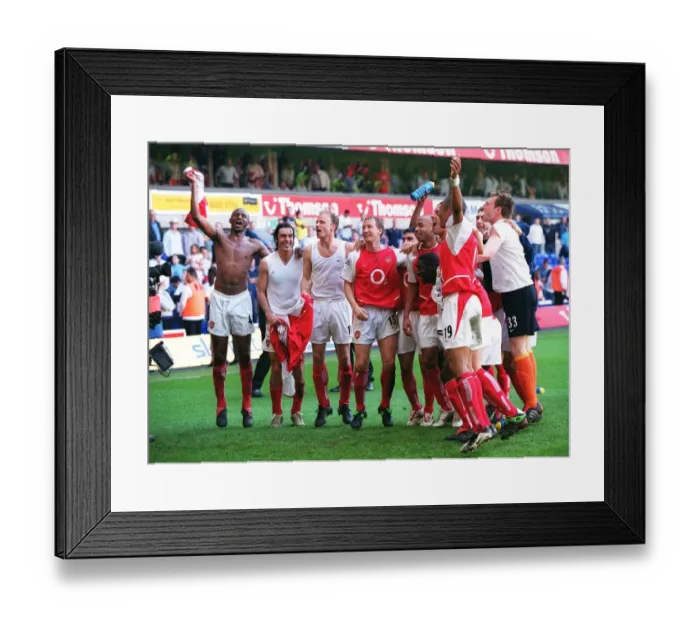 Framed Print : The Arsenal palyers celebrate winning the league. Tottenham Hotspur v Arsenal Framed Print : The Arsenal palyers celebrate winning the league. Tottenham Hotspur v Arsenal