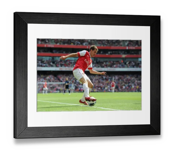 Framed Print : Arsenal's Aaron Ramsey Scores the Winner: Arsenal 1-0 Manchester United, Barclays Premier League (2011)