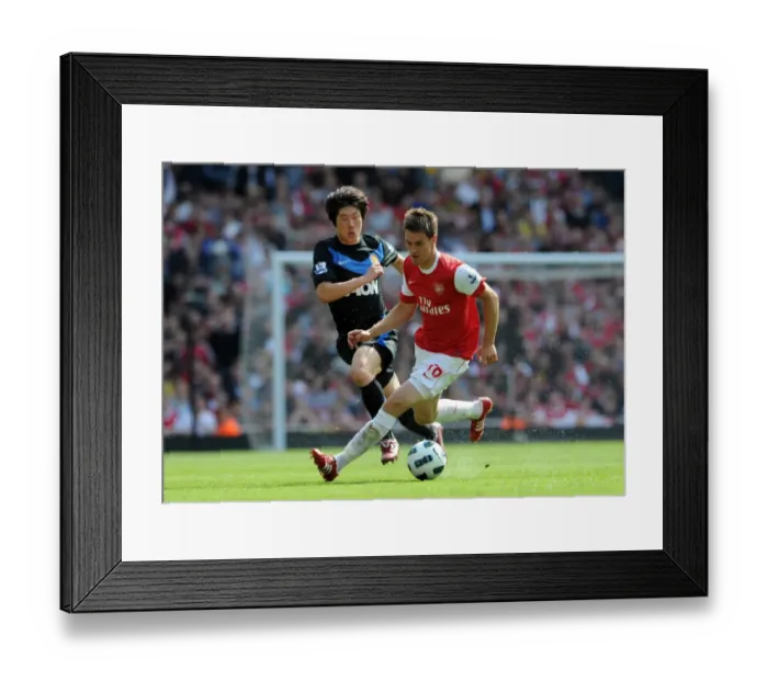 Framed Print : Ramsey vs. Park: Arsenal's Win over Manchester United, 1:0, Barclays Premier League, Emirates Stadium, 1 / 5 / 11 Framed Print : Ramsey vs. Park: Arsenal's Win over Manchester United, 1:0, Barclays Premier League, Emirates Stadium, 1 / 5 / 11