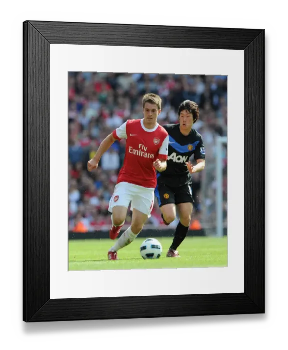 Framed Print : Aaron Ramsey (Arsenal) Ji-Sung Park (Man Utd). Arsenal 1: 0 Manchester United