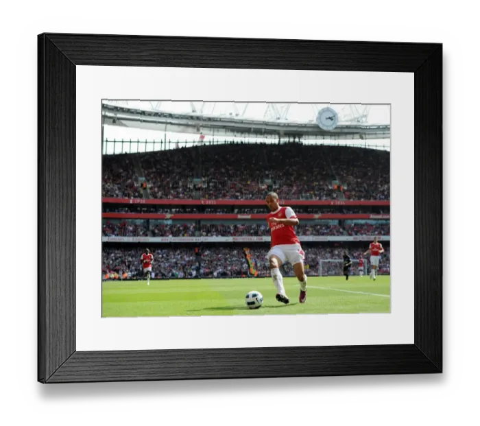 Framed Print : Theo Walcott's Strike: Arsenal 1-0 Manchester United, Barclays Premier League (2011) Framed Print : Theo Walcott's Strike: Arsenal 1-0 Manchester United, Barclays Premier League (2011)