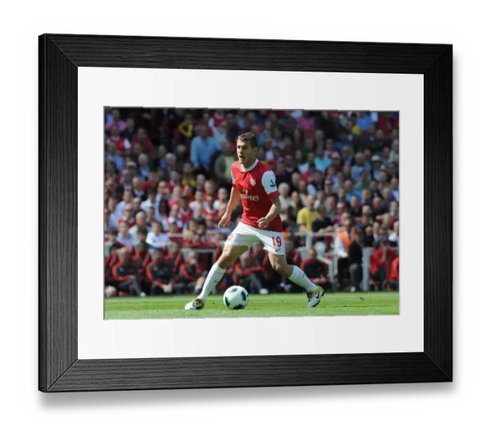 Framed Print : Jack Wilshere (Arsenal). Arsenal 1: 0 Manchester United. Barclays Premier League Framed Print : Jack Wilshere (Arsenal). Arsenal 1: 0 Manchester United. Barclays Premier League