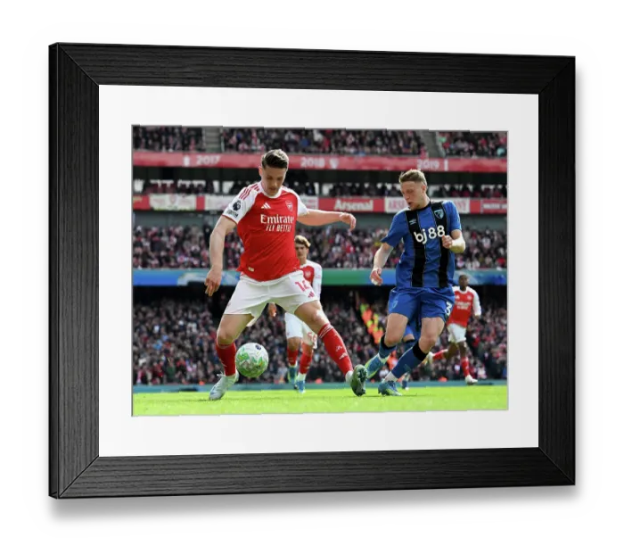 Framed Print : Arsenal v Bournemouth - Premier League