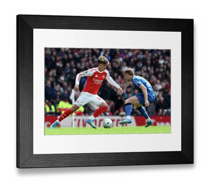 Framed Print : Arsenal v Bournemouth - Premier League