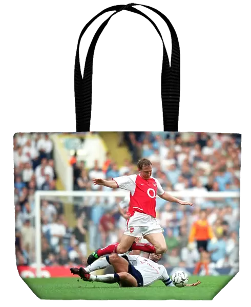 Ray Parlour (Arsenal) Jamie Redknapp (Tottenham). Tottenham Hotsour v Arsenal
