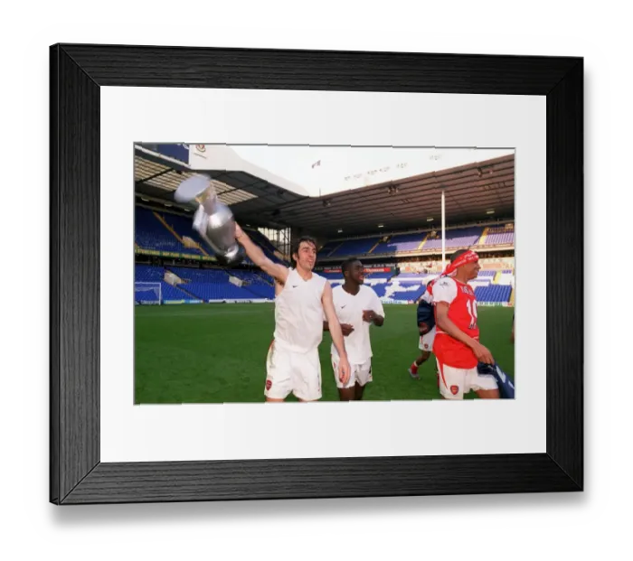 Framed Print : Robert Pires, Kolo Toure and Gilberto (Arsenal) celebrates at the end of the match