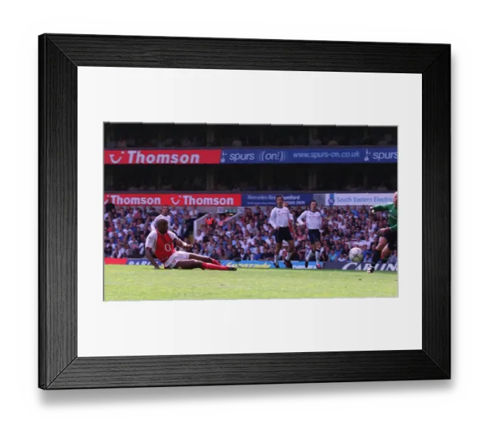 Framed Print : Patrick Vieira scores Arsenals 1st goal. Tottenham Hotspur v Arsenal