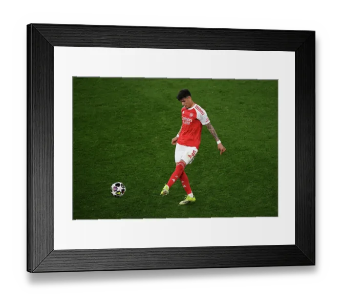 Framed Print : Arsenal FC v Sporting Clube de Portugal - UEFA Champions League 2025 / 26 Quarter-Final Second Leg
