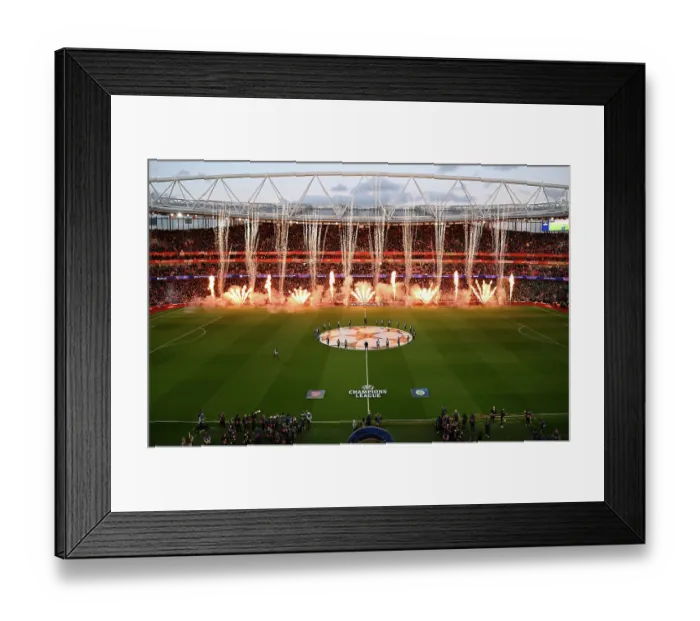 Framed Print : Arsenal FC v Sporting Clube de Portugal - UEFA Champions League 2025 / 26 Quarter-Final Second Leg