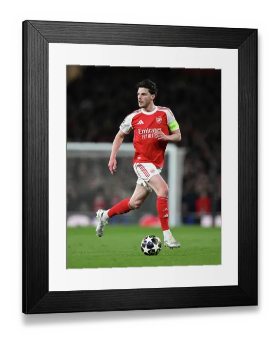 Framed Print : Arsenal FC v Sporting Clube de Portugal - UEFA Champions League 2025 / 26 Quarter-Final Second Leg