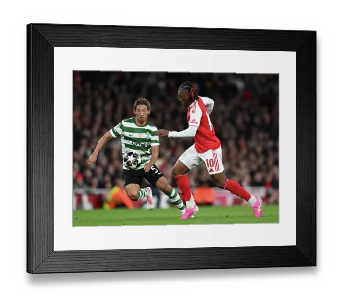 Framed Print : Arsenal FC v Sporting Clube de Portugal - UEFA Champions League 2025 / 26 Quarter-Final Second Leg