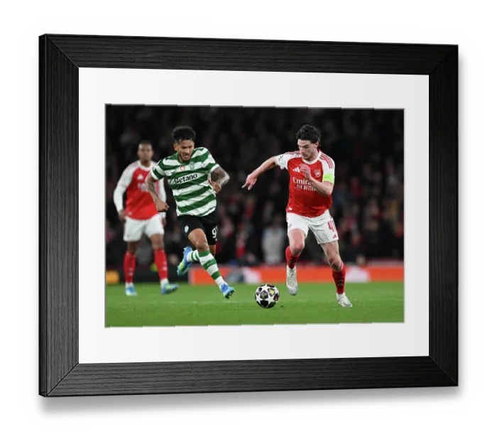 Framed Print : Arsenal FC v Sporting Clube de Portugal - UEFA Champions League 2025 / 26 Quarter-Final Second Leg