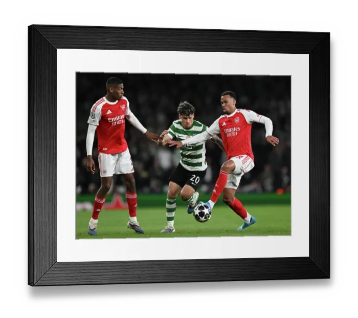 Framed Print : Arsenal FC v Sporting Clube de Portugal - UEFA Champions League 2025 / 26 Quarter-Final Second Leg