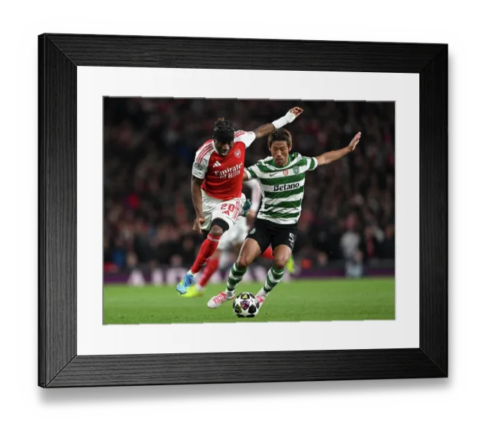 Framed Print : Arsenal FC v Sporting Clube de Portugal - UEFA Champions League 2025 / 26 Quarter-Final Second Leg