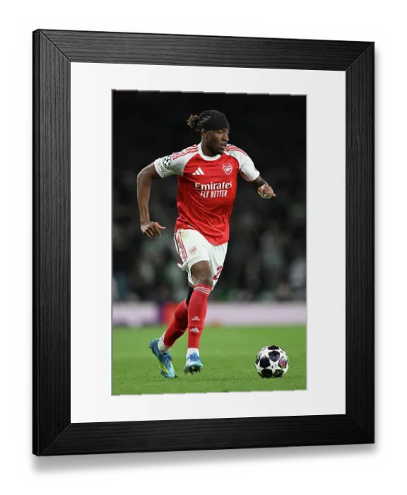 Framed Print : Arsenal FC v Sporting Clube de Portugal - UEFA Champions League 2025 / 26 Quarter-Final Second Leg