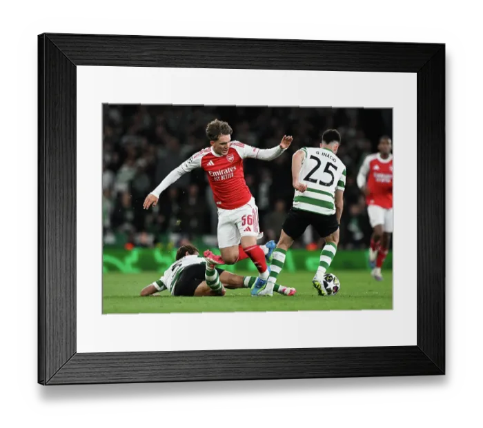 Framed Print : Arsenal FC v Sporting Clube de Portugal - UEFA Champions League 2025 / 26 Quarter-Final Second Leg