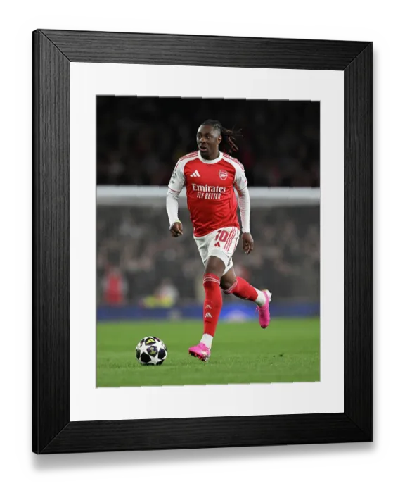 Framed Print : Arsenal FC v Sporting Clube de Portugal - UEFA Champions League 2025 / 26 Quarter-Final Second Leg