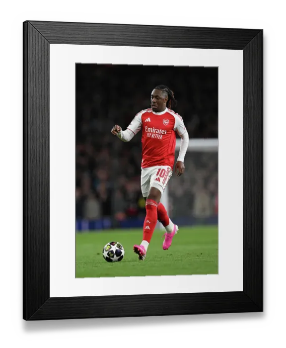 Framed Print : Arsenal FC v Sporting Clube de Portugal - UEFA Champions League 2025 / 26 Quarter-Final Second Leg