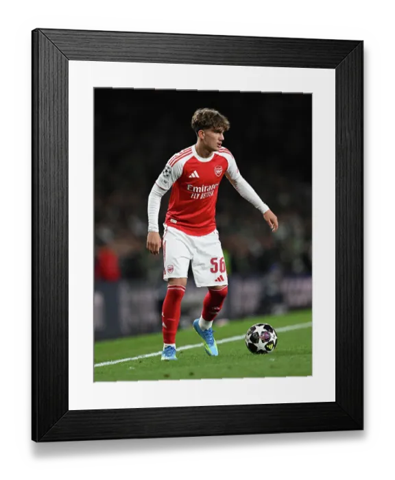 Framed Print : Arsenal FC v Sporting Clube de Portugal - UEFA Champions League 2025 / 26 Quarter-Final Second Leg