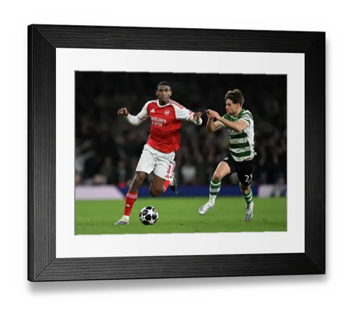 Framed Print : Arsenal FC v Sporting Clube de Portugal - UEFA Champions League 2025 / 26 Quarter-Final Second Leg