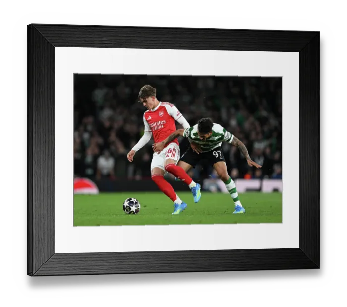 Framed Print : Arsenal FC v Sporting Clube de Portugal - UEFA Champions League 2025 / 26 Quarter-Final Second Leg